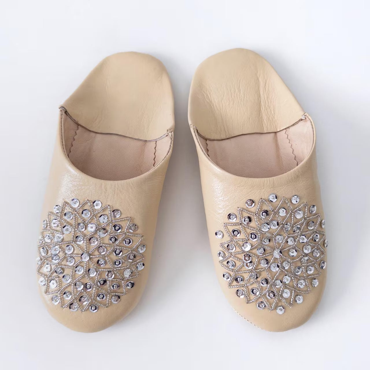 Handcrafted Moroccan Leather Babouches - Elegant Beige Slippers for Family Gifting