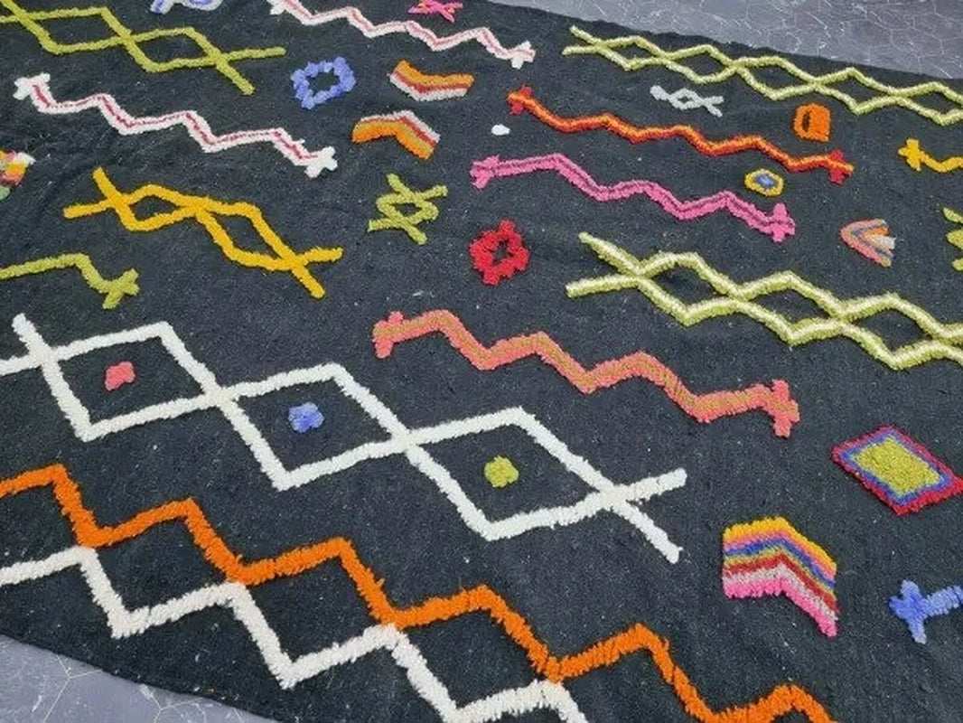 COLORFUL KILIM RUG, Flat-Weave Area Rug, Moroccan Woven Wool Rug, Custom Geometric Rug, Handmade Boho Rug, Cozy Chic Black & Green Rug. .