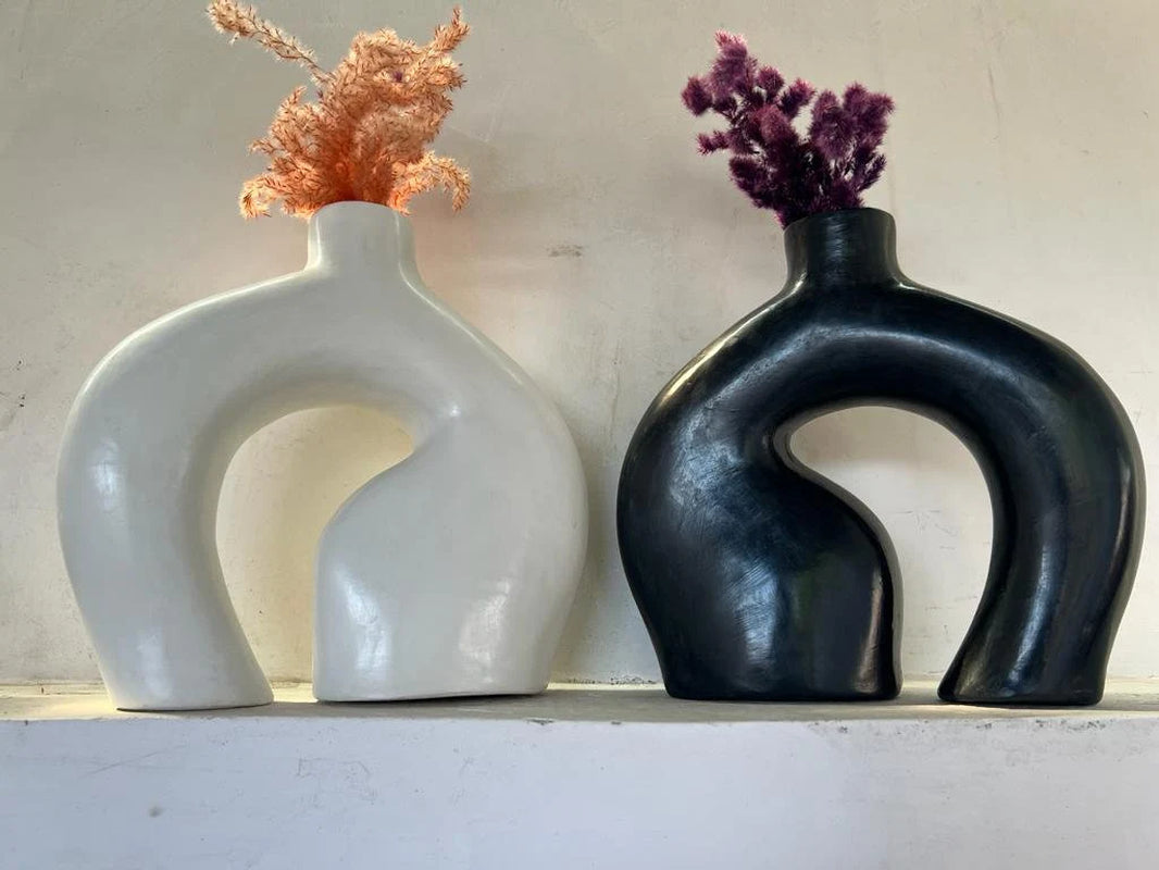 Terracotta Vase, Stucco Pottery Decoration, Black&White