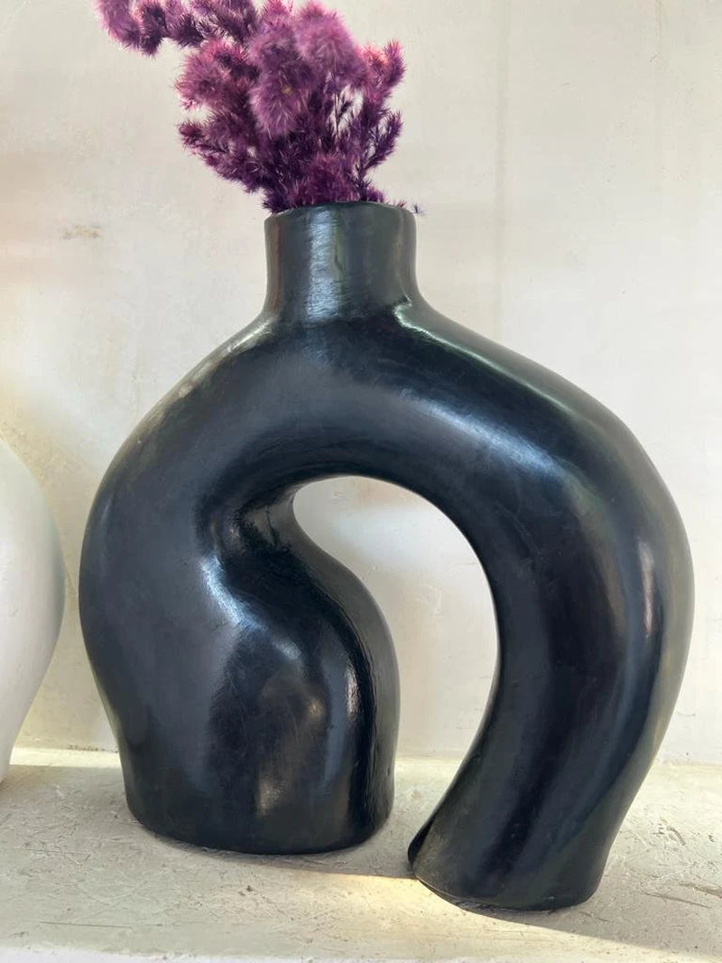 Terracotta Vase, Stucco Pottery Decoration, Black&White