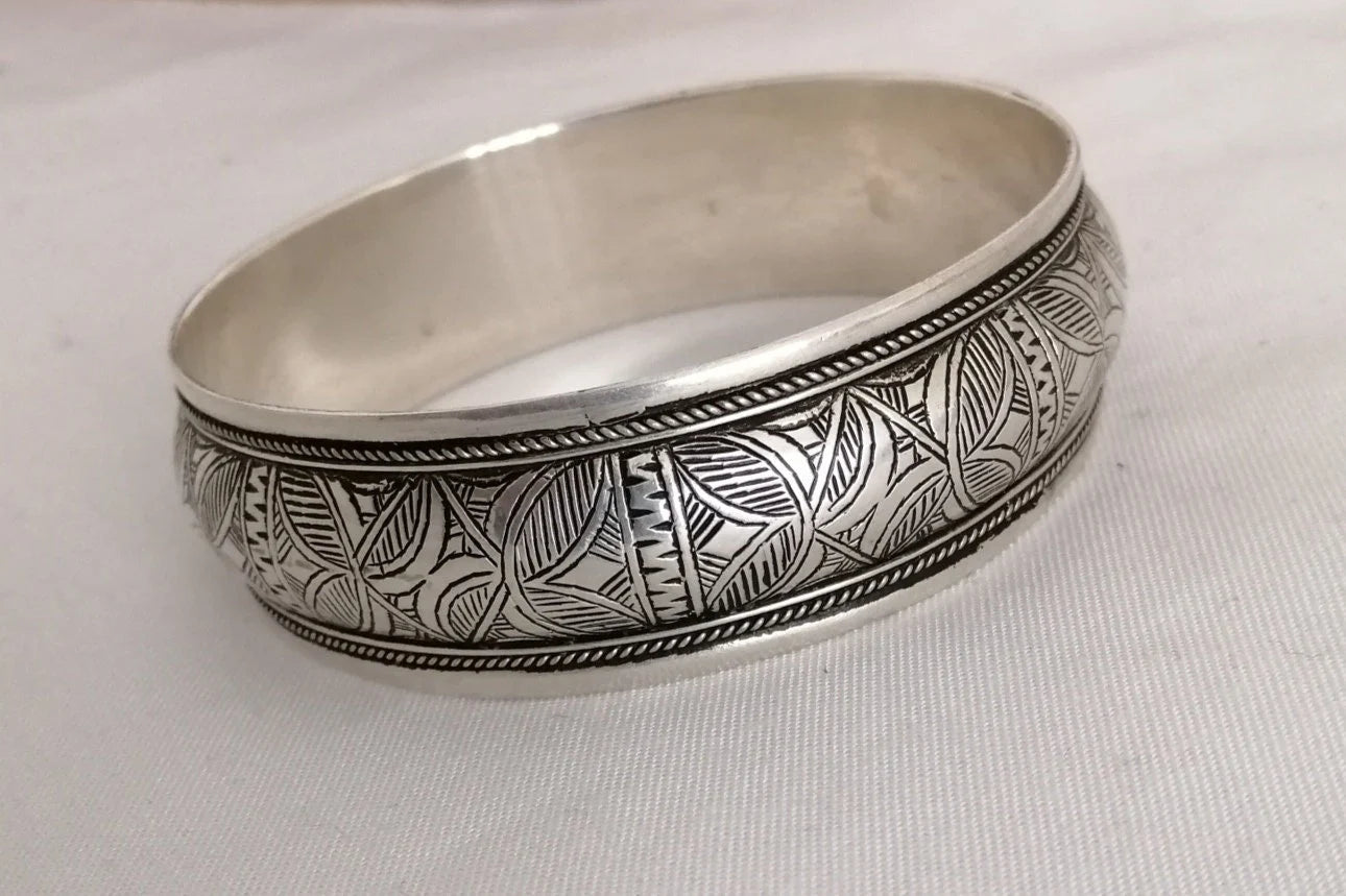 Berber Tuareg Geometric Carved Silver Bangle
