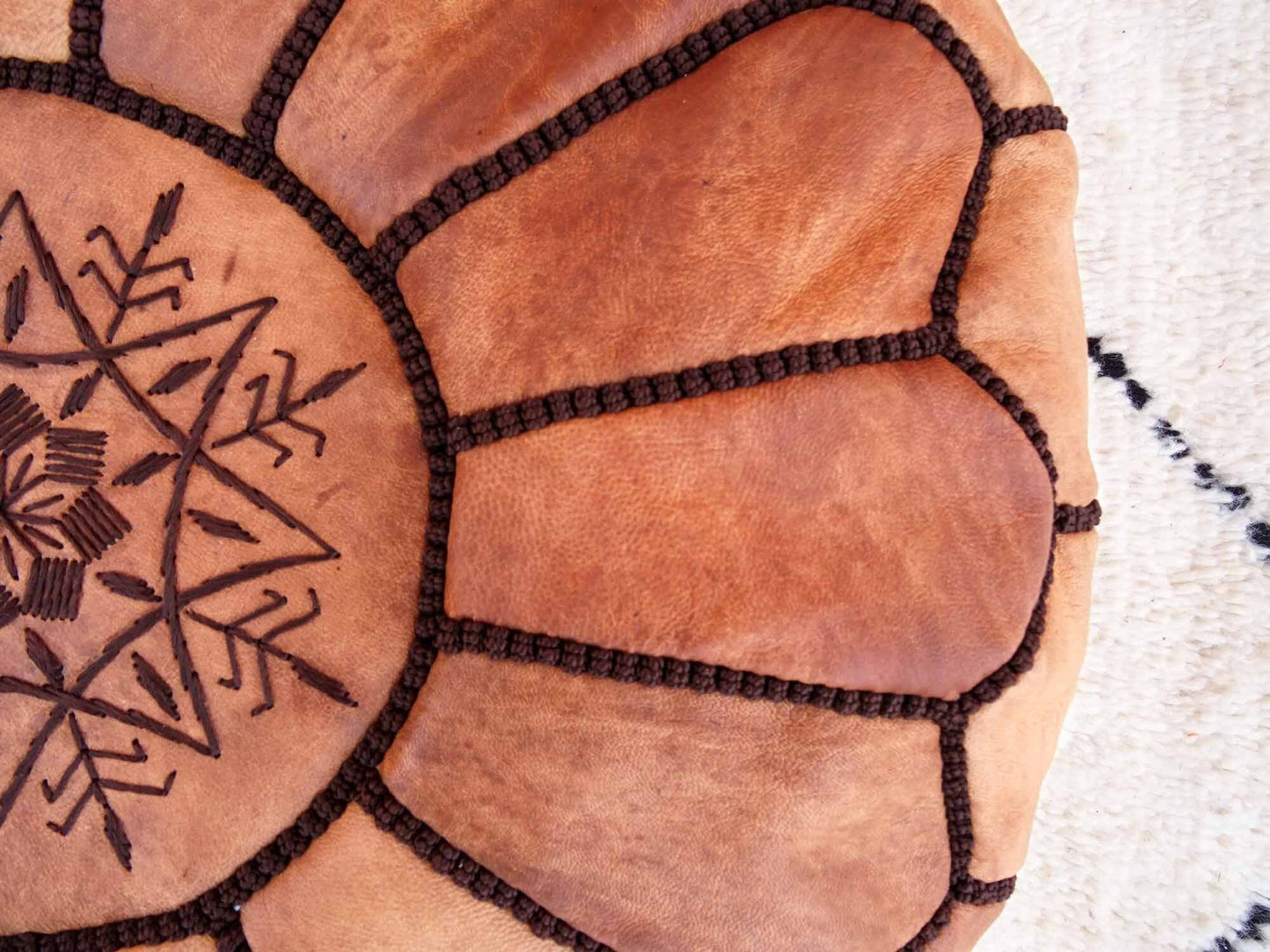 Pouf Marocain En Cuir Huilé - Cuir Véritable Fait Main - Pouf Repose-Pieds Ottoman - Pouf 100 % Cuir Naturel Véritable - Pouf Vintage