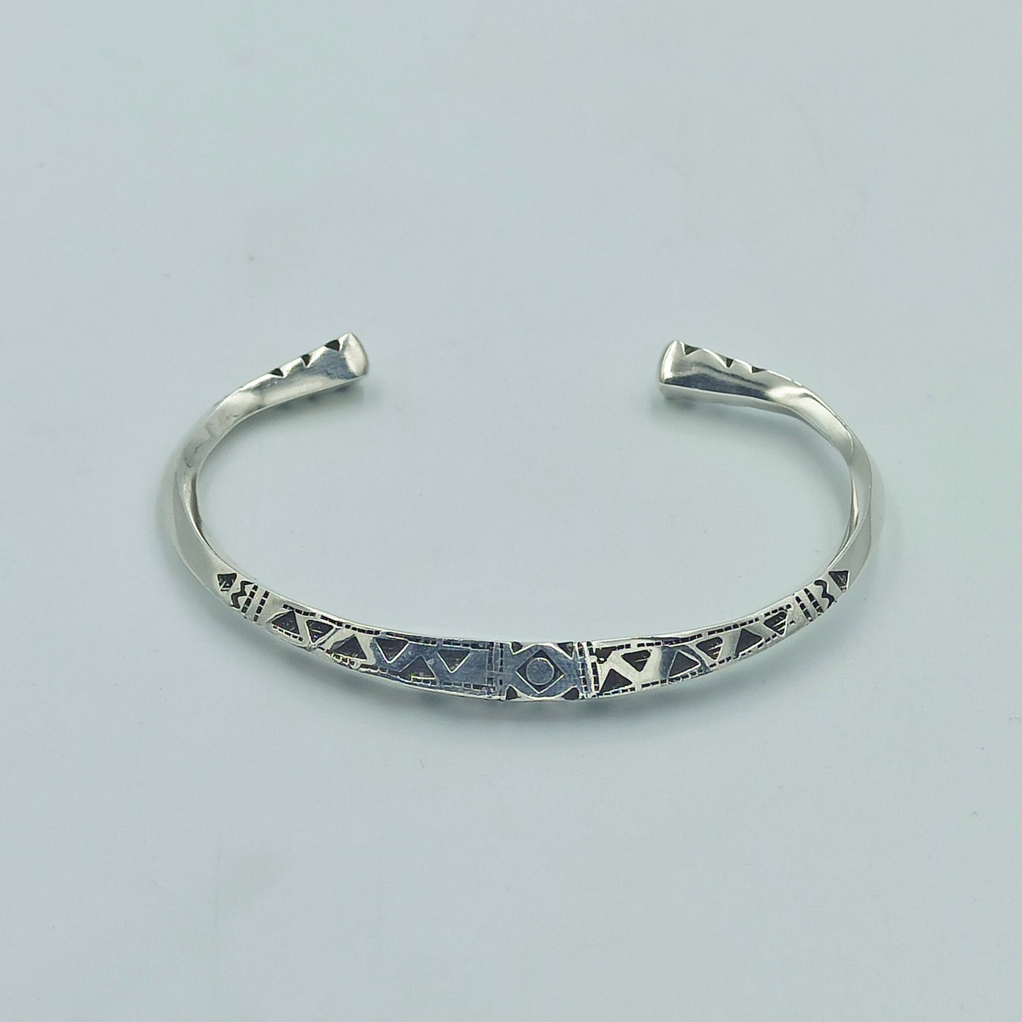 Silver Bracelet Tuareg Jewelery, Tuareg Moroccan Bracelet with Ethnic Engraving in 925 Silver, Unique Jewelry, Perfect for Any Occasion