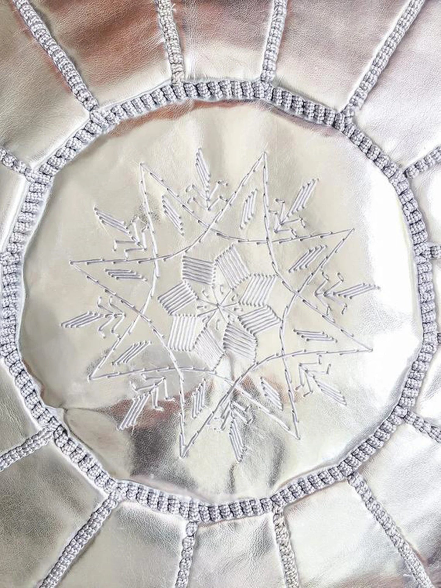 Pouf Marocain Métallique Rembourré - Pouf Marocain Argenté - Pouf Fait À La Main - Pouf Déco Marocain - Tabourets Ottomans De Luxe (Argent)