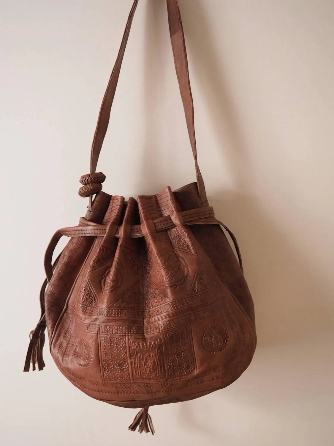 Moroccan Leather Drawstring Bag, Leather Drawstring Bag, Leather Handwork Bucket Bag, Women Wanderlust Bag, Handmade Engraved Leather Bag