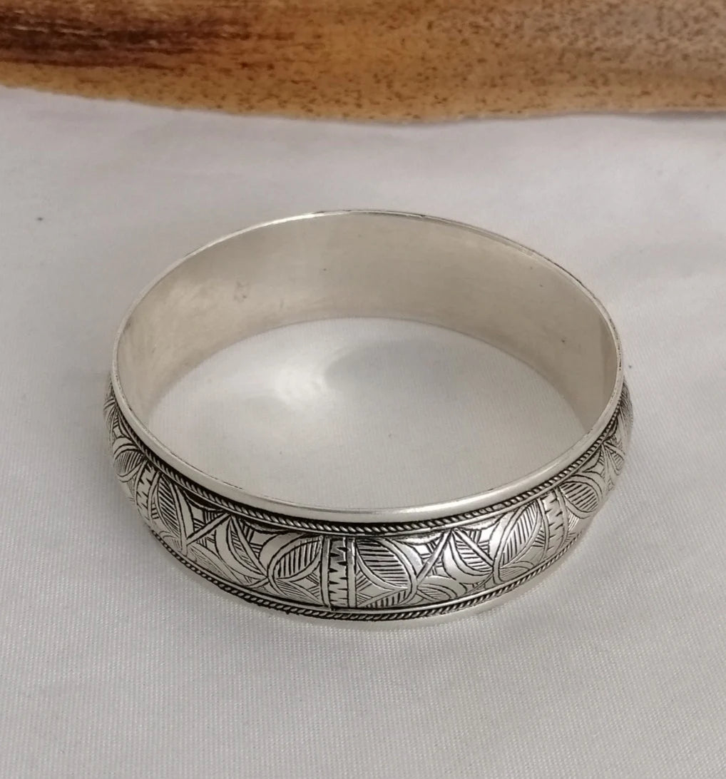 Berber Tuareg Geometric Carved Silver Bangle