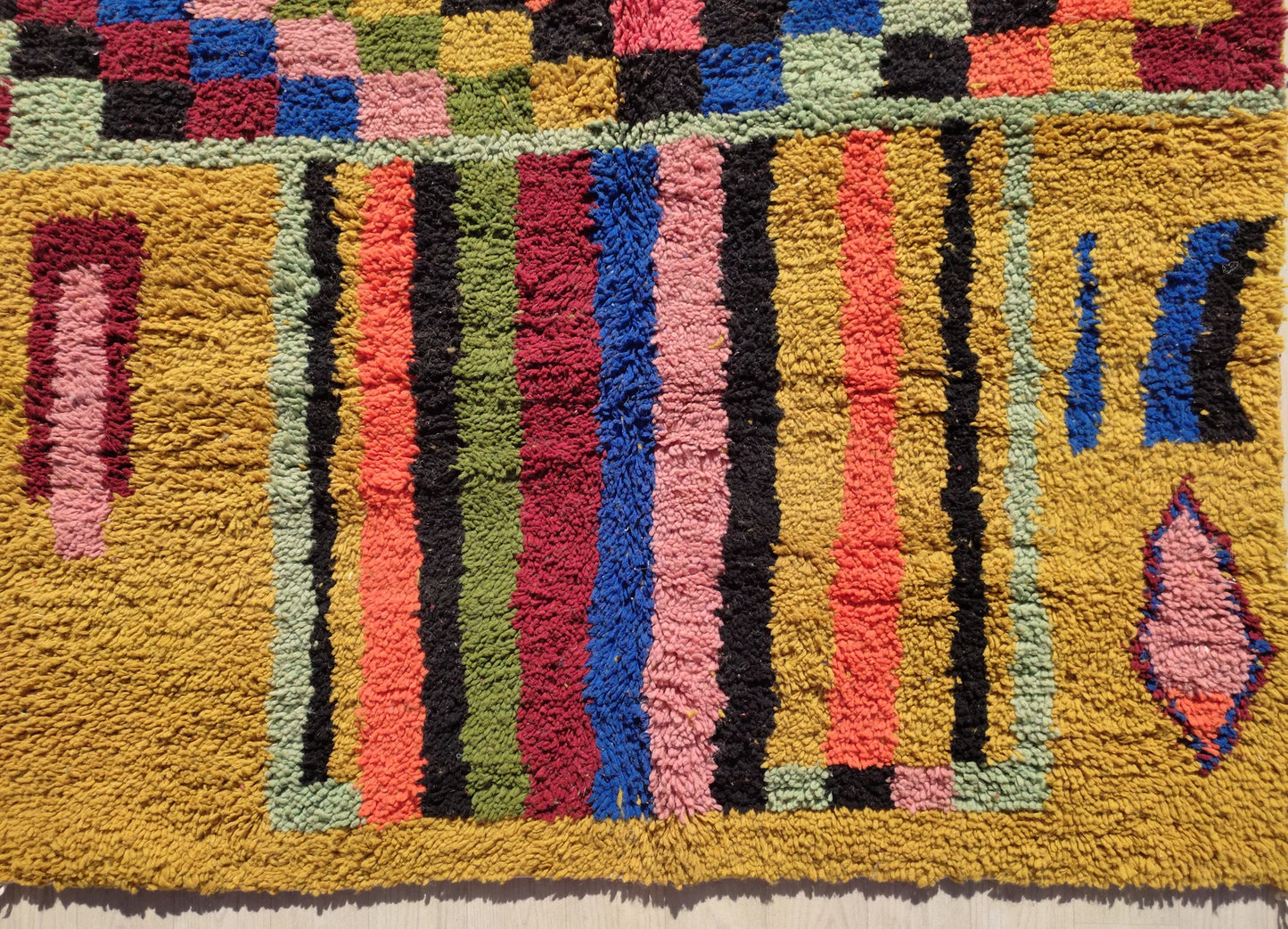 Yellow Wool Moroccan Rug with Geometric Pattern, 6x9 ft