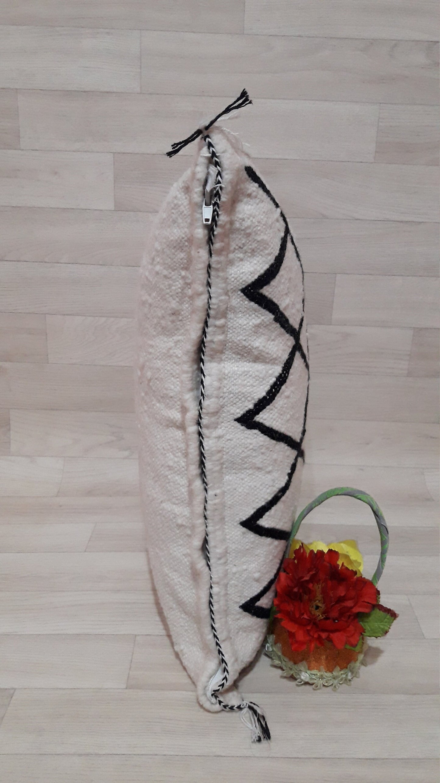Beni Ourain Cushion Cover - White Wool Pillow Cover - Handmade Morocco Cushion-Moroccan Beni Ourain Pillow - Beni Ourain Berber Pillow