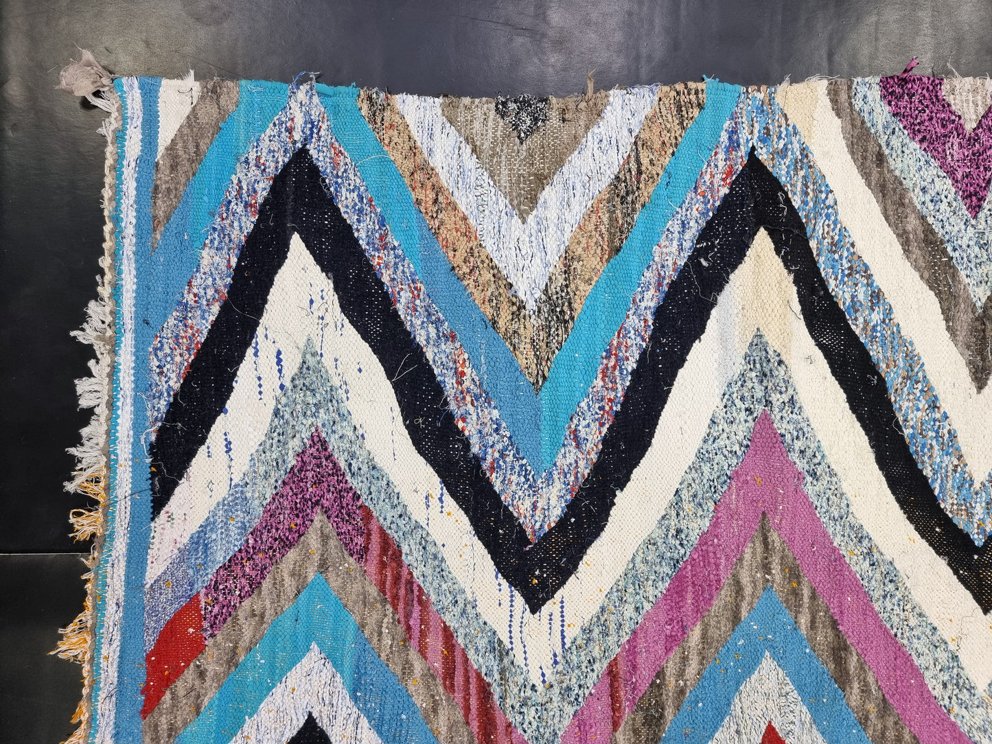 STUNNING ZANAFI RUG, Handmade Moroccan Rug 3X9, Flat Berber Rug, Zanafi Bouchrouit Rug, Geometric Rug, Red and Blue Rug, Sheep Wool Rug.