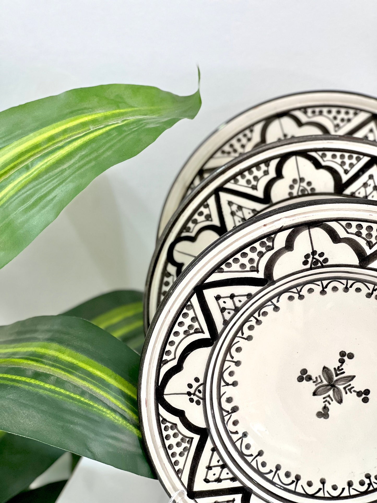 Handcrafted Moroccan Ceramic Dining Plates Set - Exquisite Hand-Painted Artisanal Dinnerware