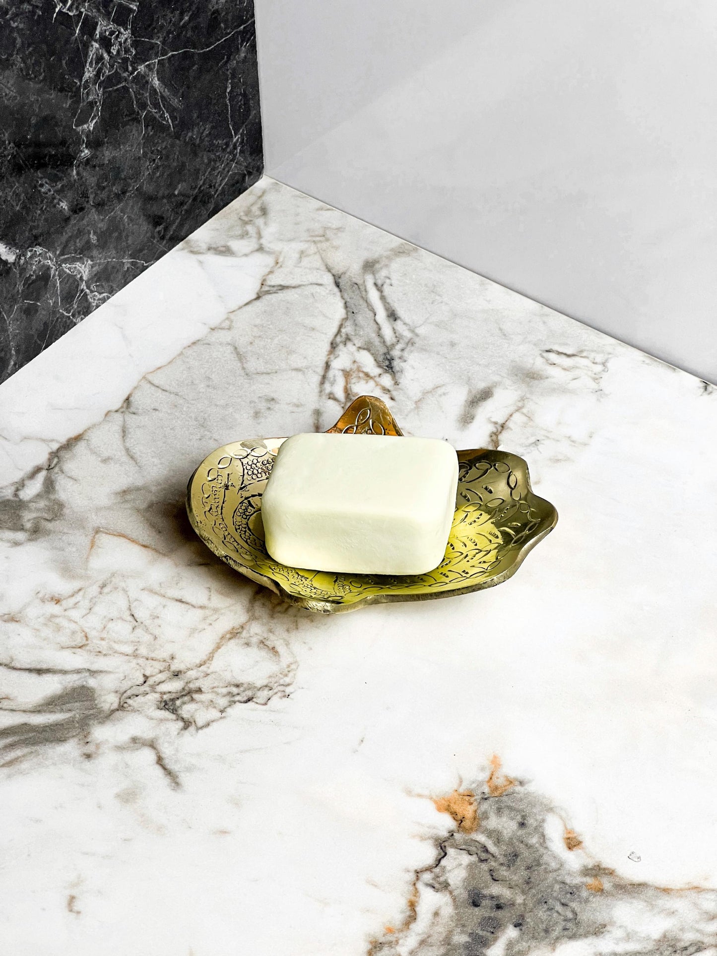 Handcrafted Moroccan Brass Soap Holder, Engraved Artisan Bathroom Decor, Soap Dish, Antique Brass, Soap Tray, Bathroom Accessories .