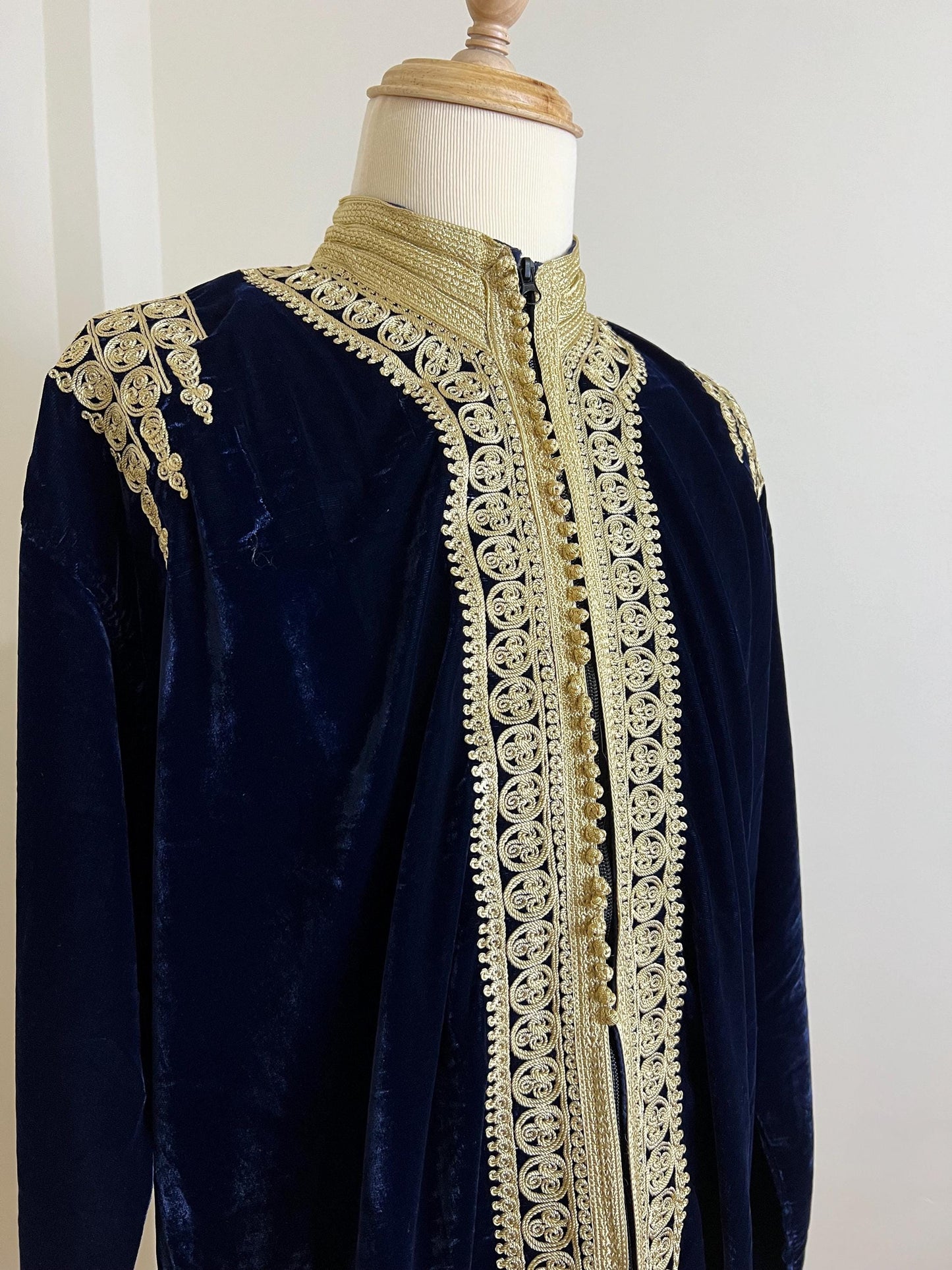 Royal Moroccan Men Tunic Caftan Breathable Fiber Cotton Hand Tread, Special Soft Tissue, Kaftan for Men, Djellaba for Men Comfy Loungewear