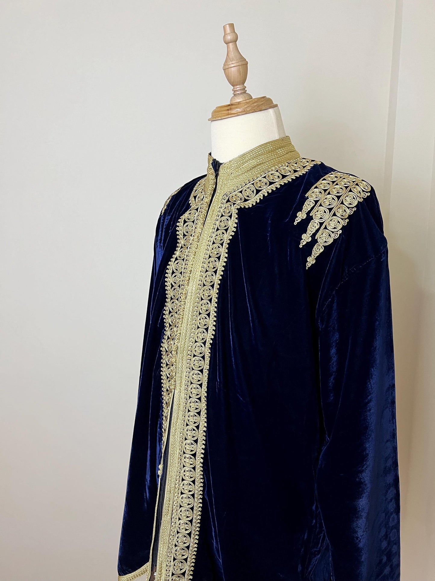 Royal Moroccan Men Tunic Caftan Breathable Fiber Cotton Hand Tread, Special Soft Tissue, Kaftan for Men, Djellaba for Men Comfy Loungewear