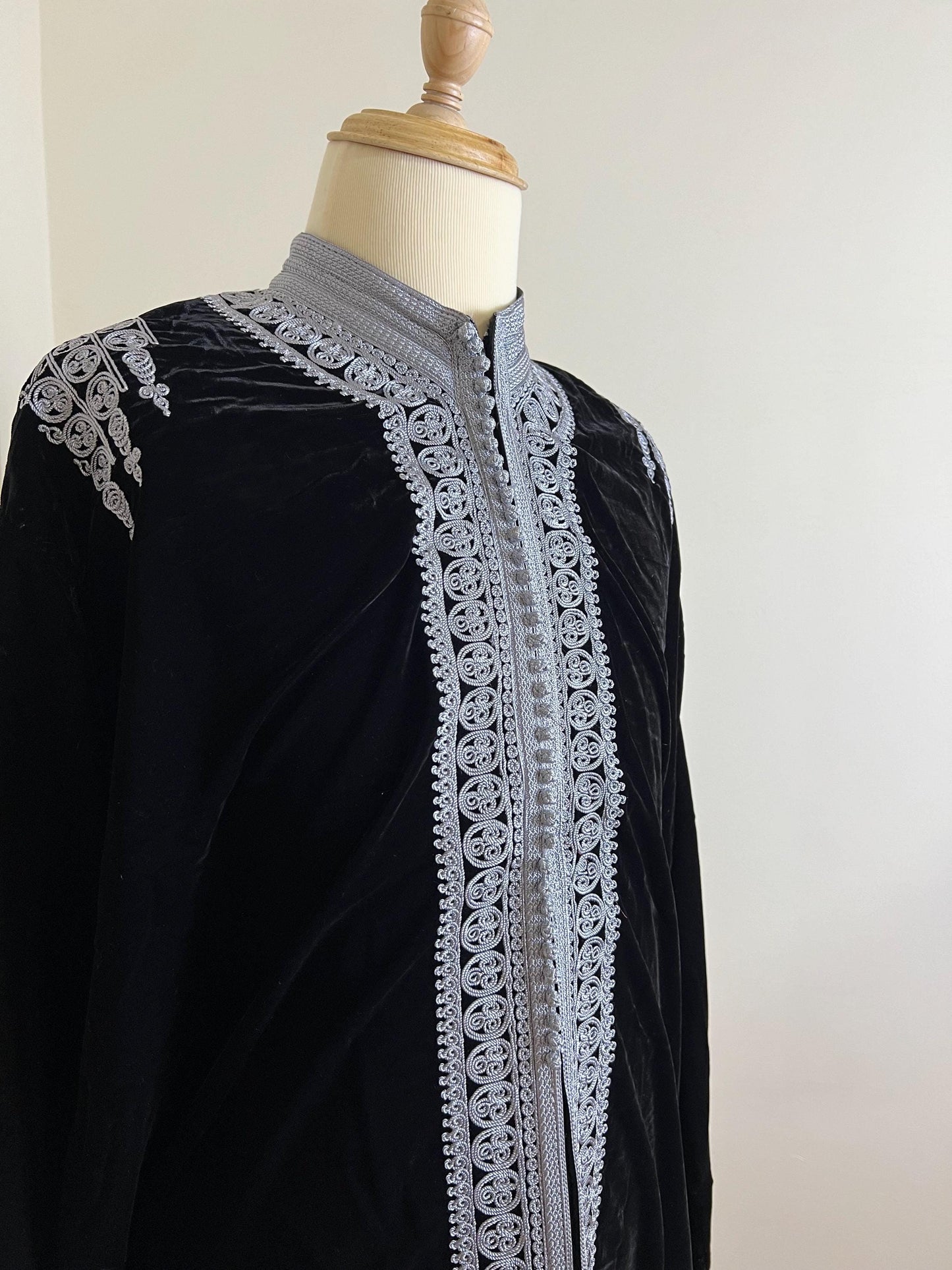 Royal Moroccan Men Tunic Caftan Breathable Fiber Cotton Hand Tread, Special Soft Tissue, Kaftan for Men, Djellaba for Men Comfy Loungewear