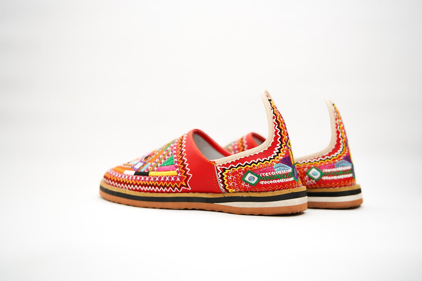 Handmade Moroccan Leather Babouche Slippers for Women, Embroidered Organic Sheepskin House Slippers, Moroccan Shoes, and Leather Babouche.
