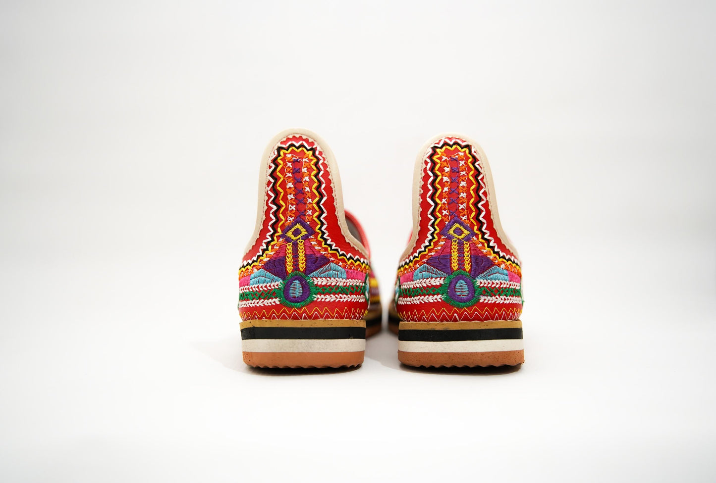 Handmade Moroccan Leather Babouche Slippers for Women, Embroidered Organic Sheepskin House Slippers, Moroccan Shoes, and Leather Babouche.