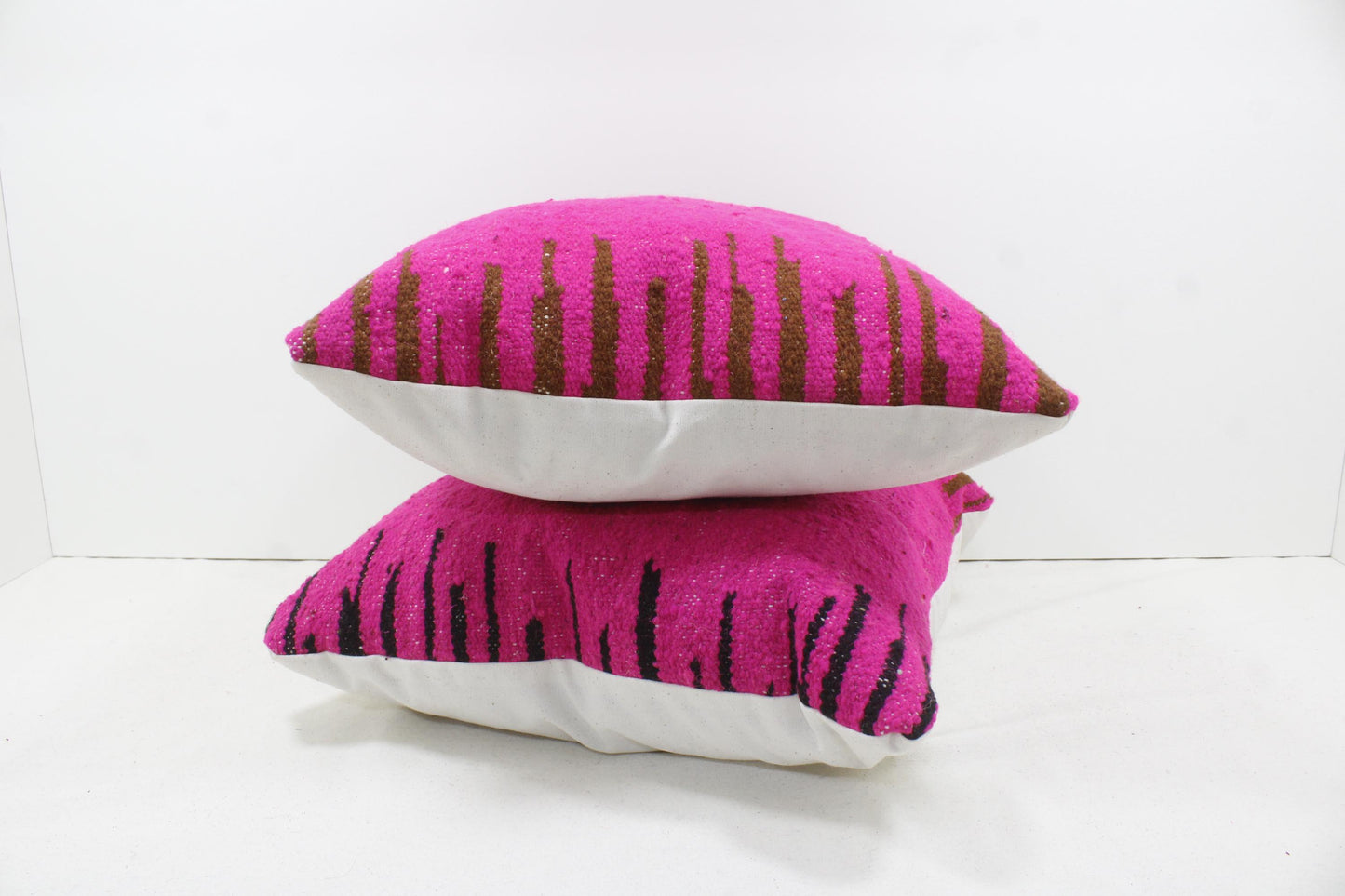 Set of 2 Vintage Moroccan Pillows 100% Wool , Absolutely Gorgeous Pillow Floor Pillow Moroccan Berber Home Design Handmade Kilim Berber