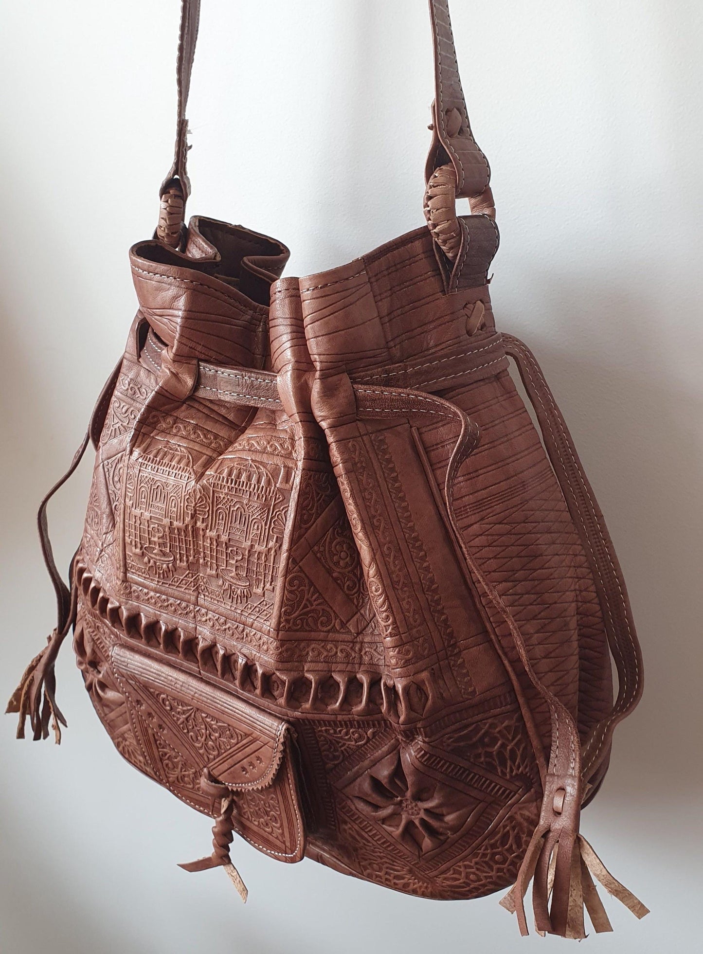 Moroccan Leather Drawstring Bag, Leather Drawstring Bag, Leather Handwork Bucket Bag, Women Wanderlust Bag, Handmade Engraved Leather Bag