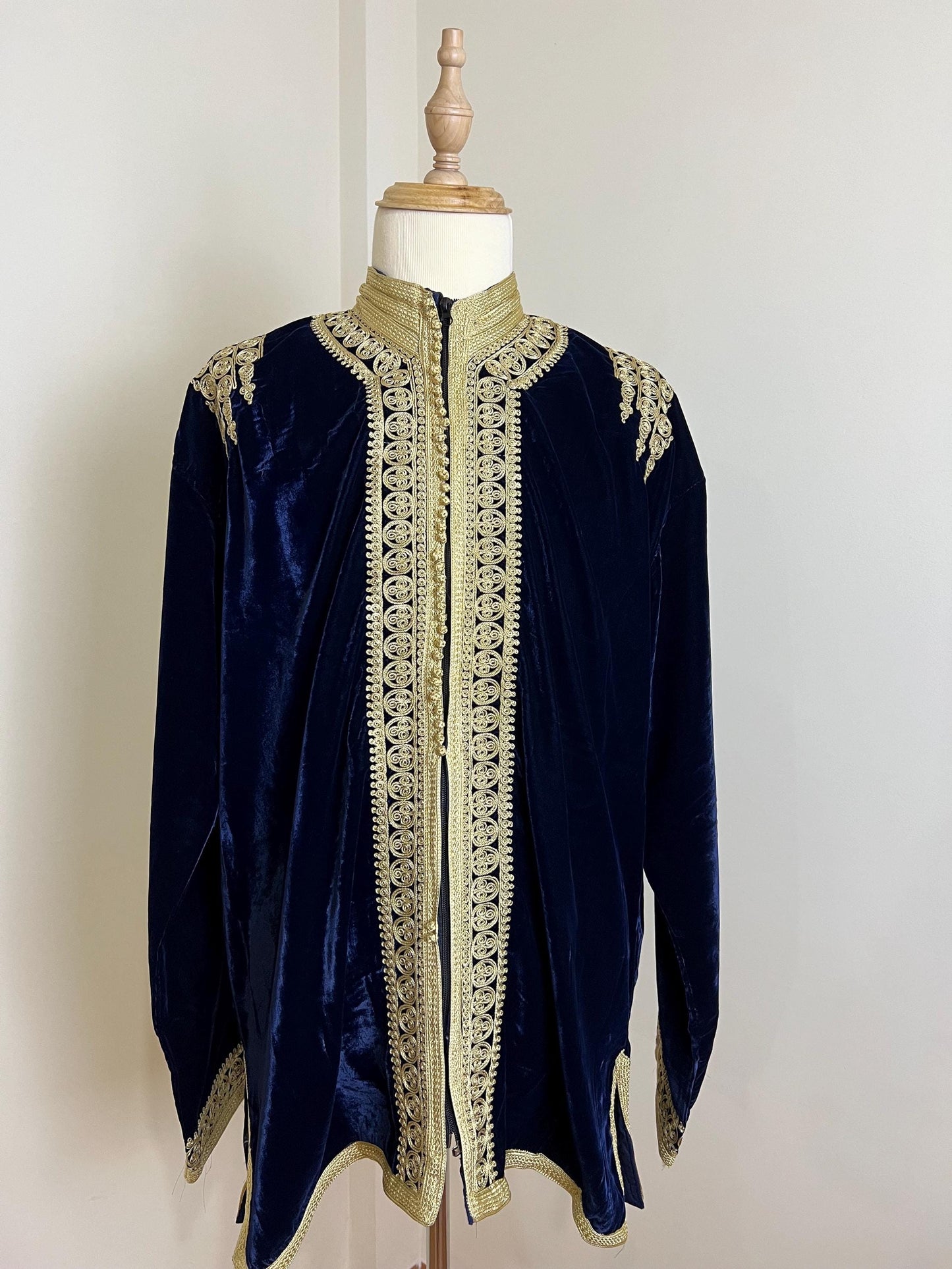 Royal Moroccan Men Tunic Caftan Breathable Fiber Cotton Hand Tread, Special Soft Tissue, Kaftan for Men, Djellaba for Men Comfy Loungewear