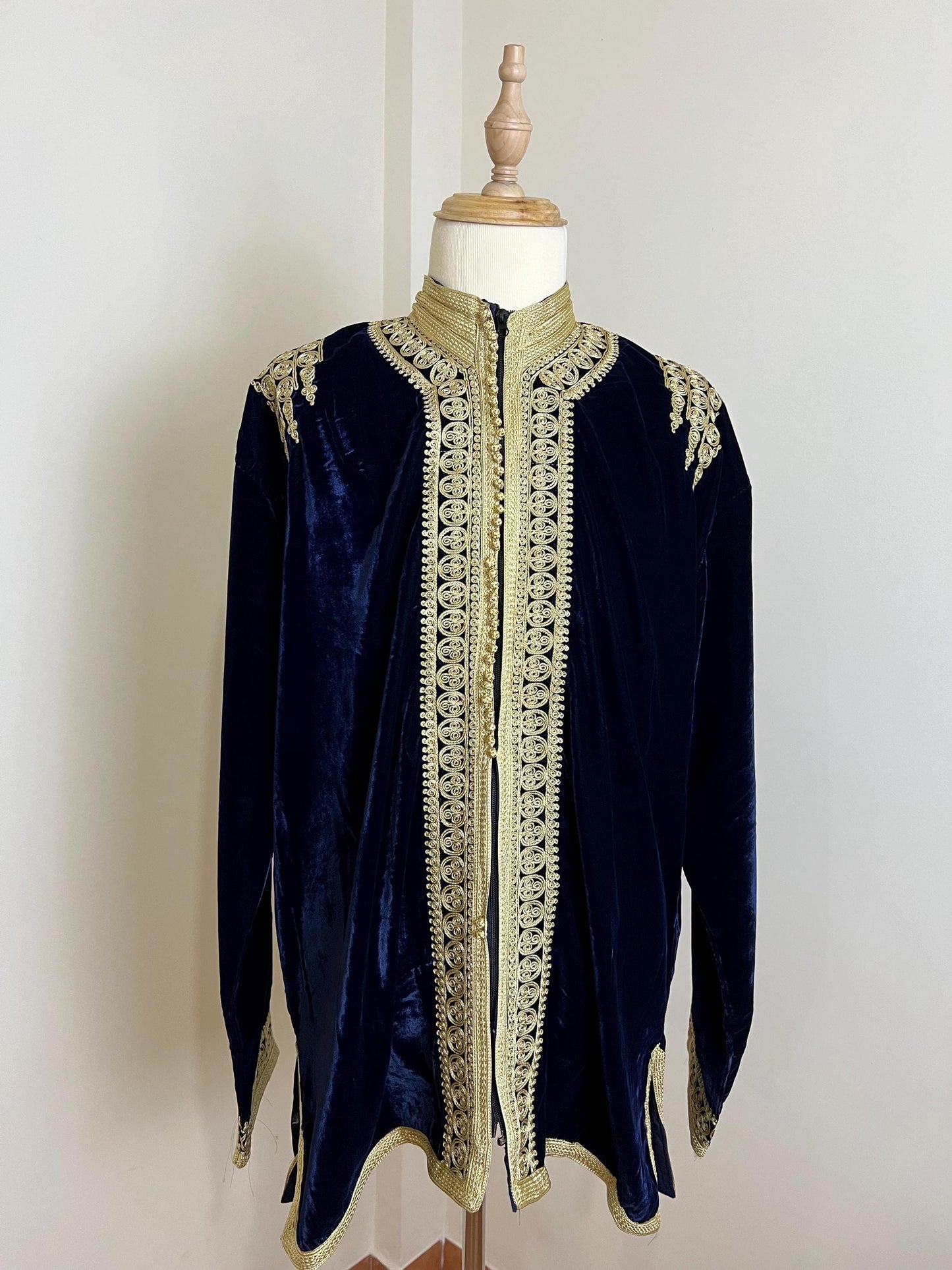 Royal Moroccan Men Tunic Caftan Breathable Fiber Cotton Hand Tread, Special Soft Tissue, Kaftan for Men, Djellaba for Men Comfy Loungewear