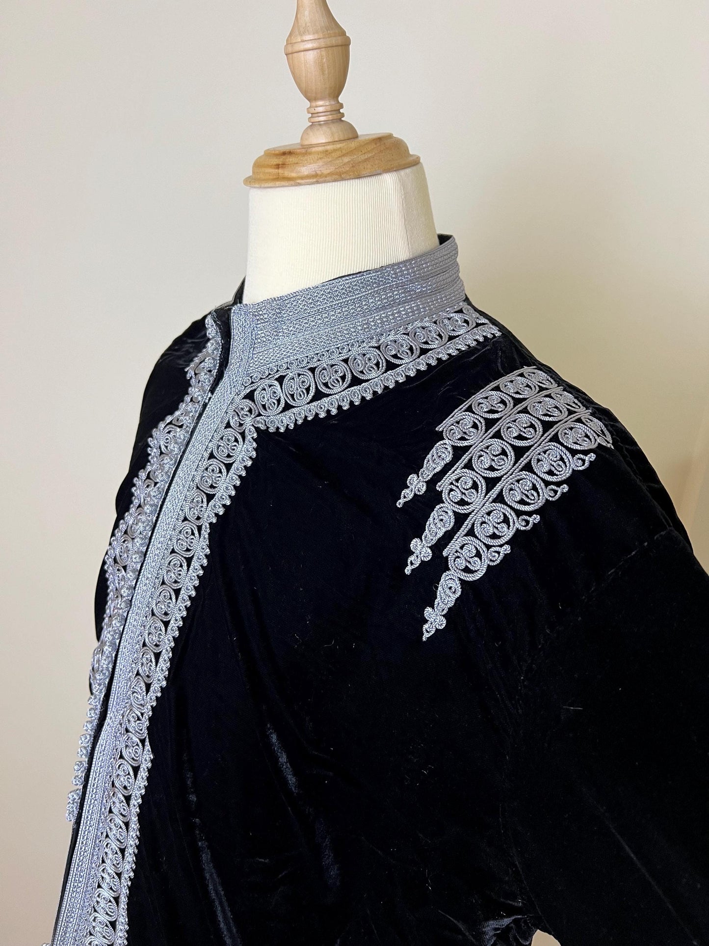 Royal Moroccan Men Tunic Caftan Breathable Fiber Cotton Hand Tread, Special Soft Tissue, Kaftan for Men, Djellaba for Men Comfy Loungewear