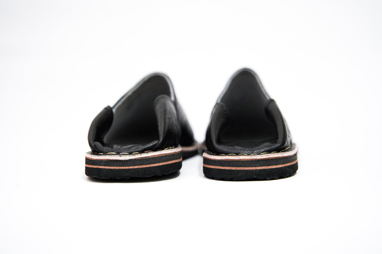 Handmade Moroccan Babouche Leather Slippers for Men, Classic Black Organic Sheepskin Slip-Ons – Elegant and Comfortable.