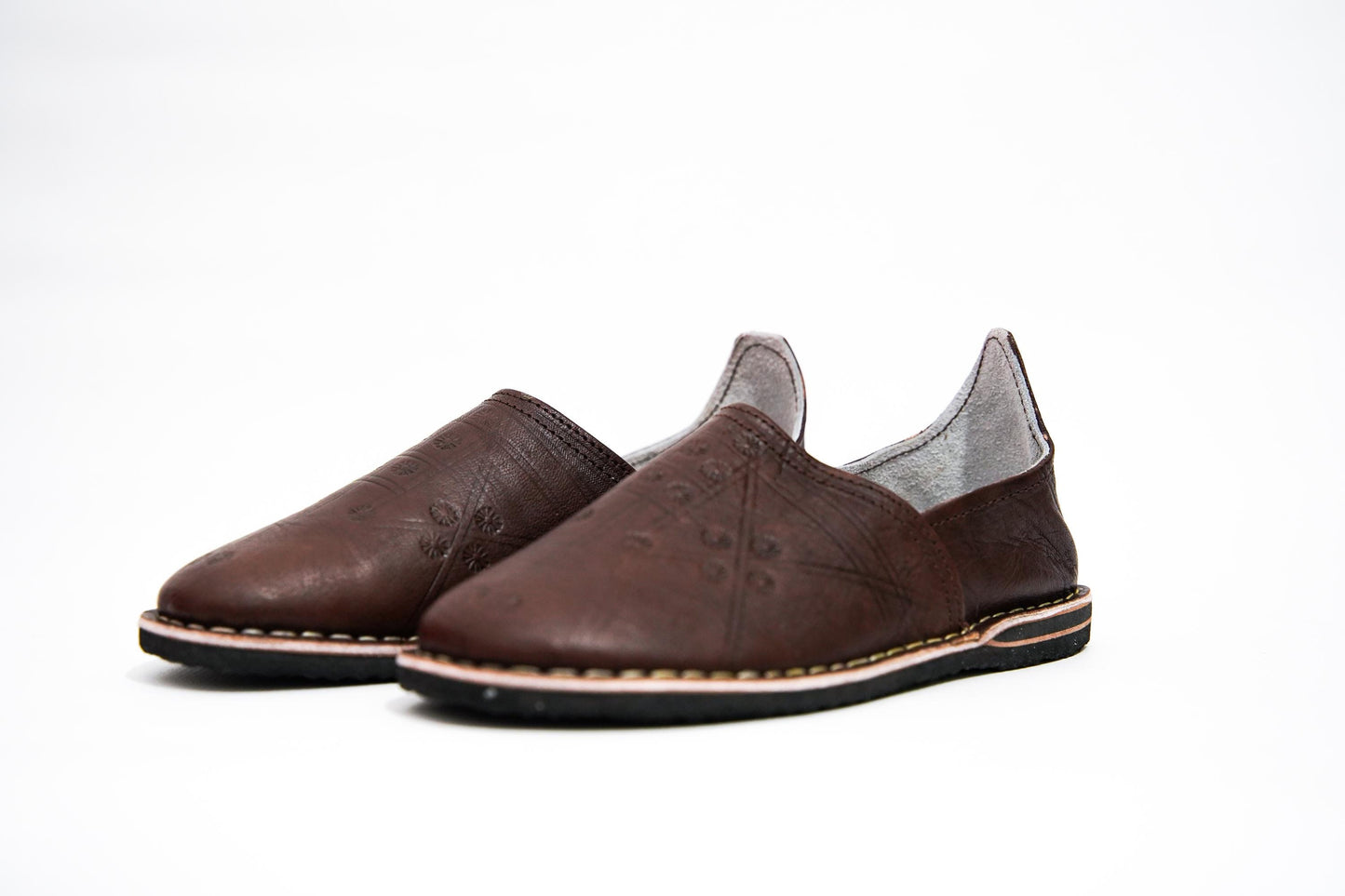 Handmade Moroccan Babouche Leather Slippers for Men, Rich Brown Sheepskin Slip-Ons – Authentic and Durable.
