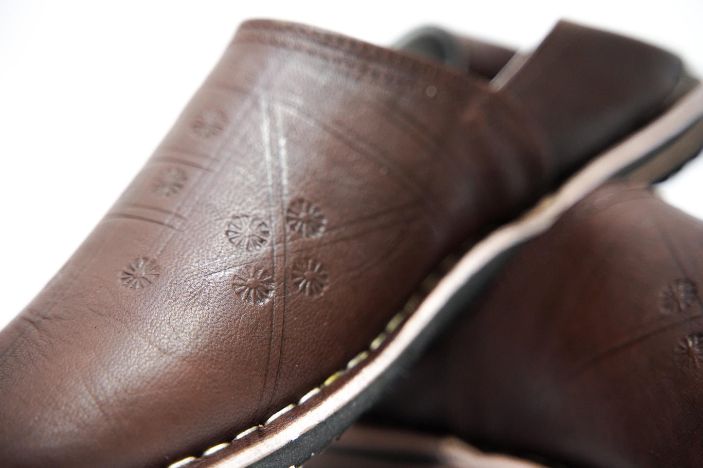 Handmade Moroccan Babouche Leather Slippers for Men, Rich Brown Sheepskin Slip-Ons – Authentic and Durable.