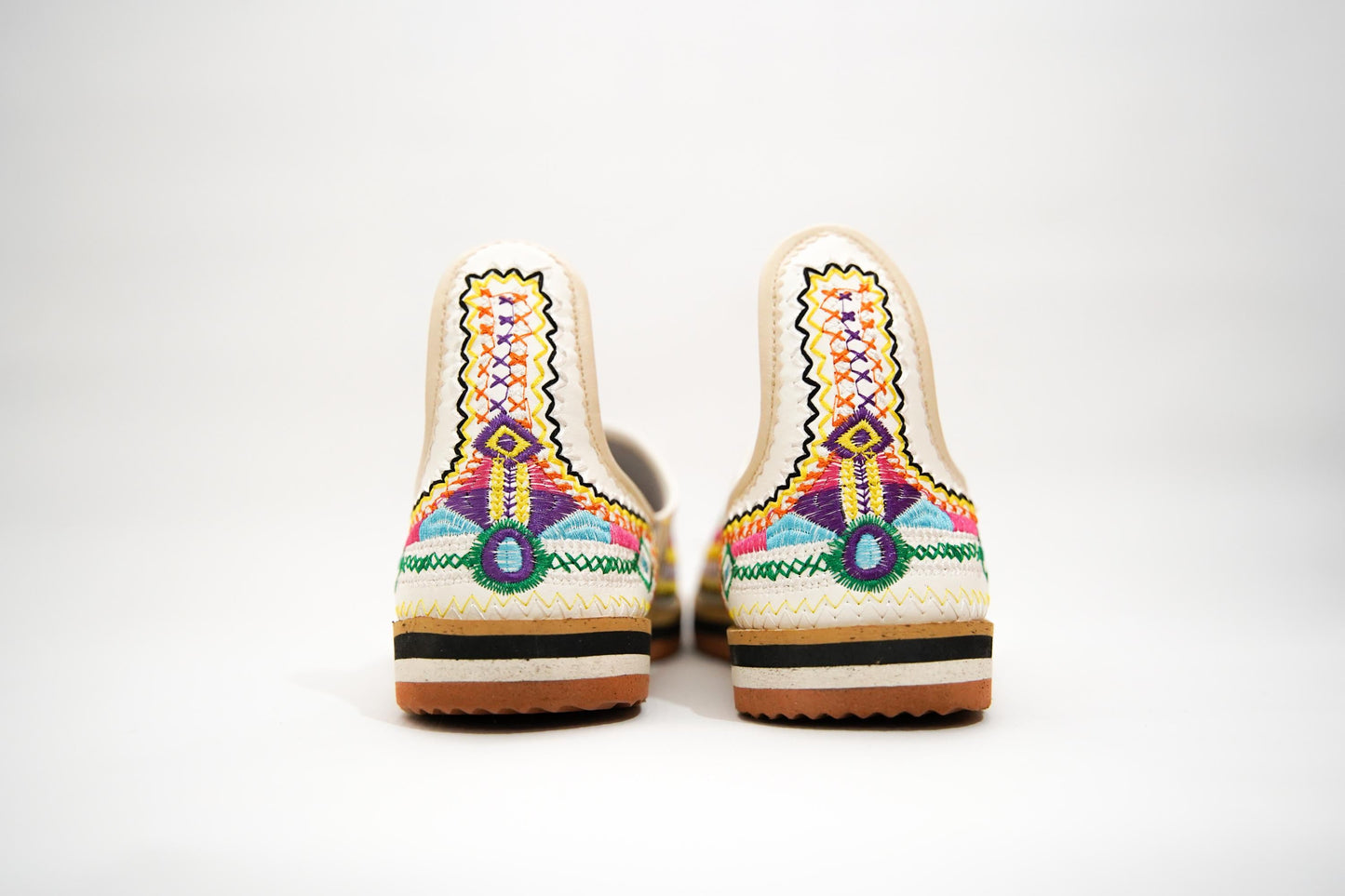 Handmade Moroccan Leather Babouche Slippers for Women, Embroidered Organic Sheepskin House Slippers, Moroccan Shoes, and Leather Babouche.