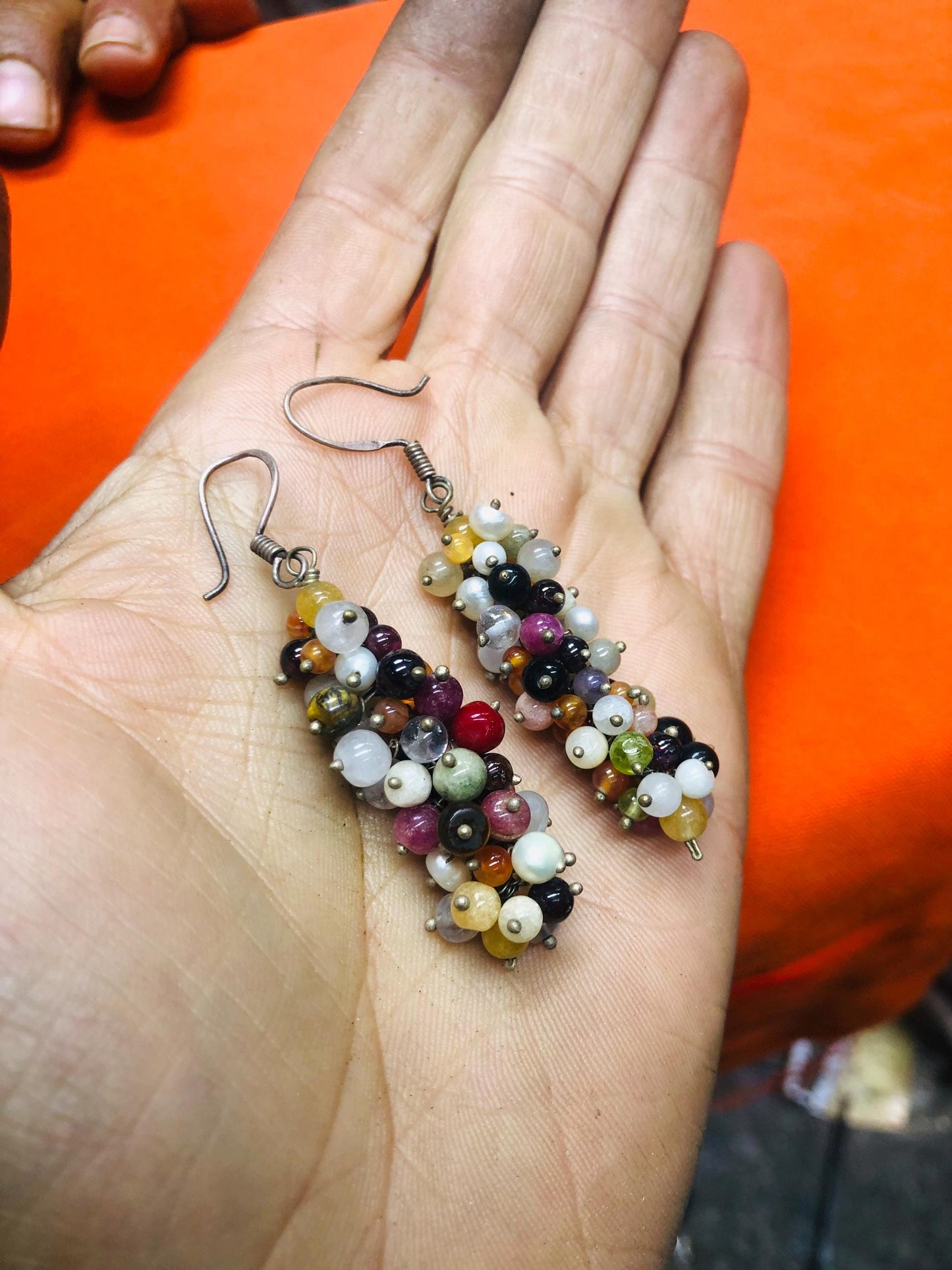 Artisanal Earrings in Multicolored Semi-Precious Stones
