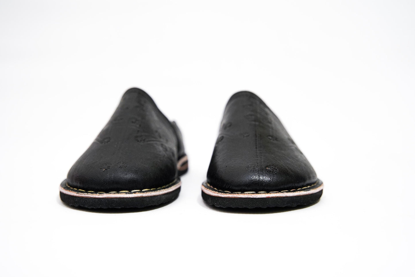 Handmade Moroccan Babouche Leather Slippers for Men, Classic Black Organic Sheepskin Slip-Ons – Elegant and Comfortable.