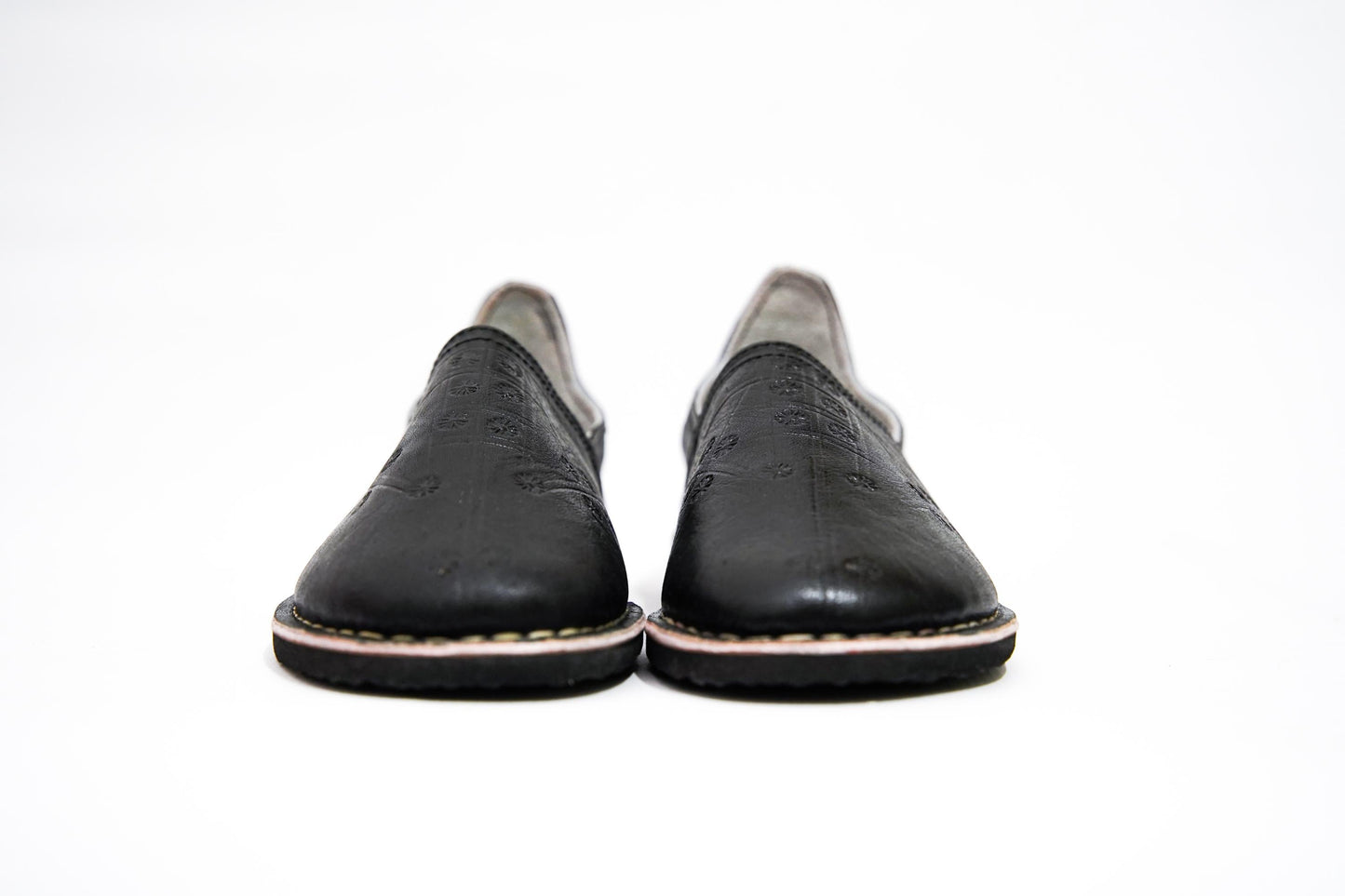 Handmade Moroccan Babouche Leather Slippers for Men, Classic Black Organic Sheepskin Slip-Ons – Elegant and Comfortable.
