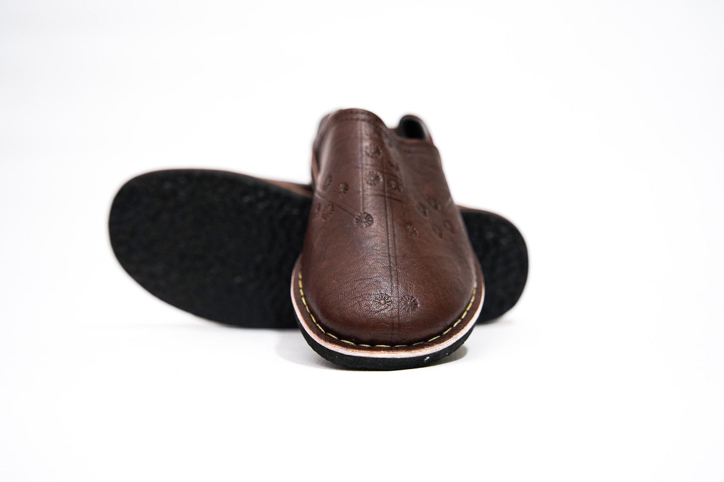 Handmade Moroccan Babouche Leather Slippers for Men, Rich Brown Sheepskin Slip-Ons – Authentic and Durable.