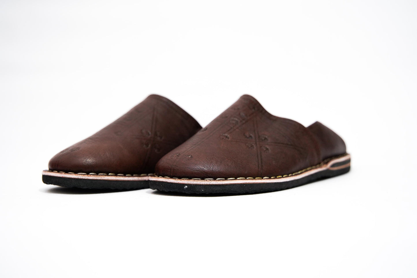 Handmade Moroccan Babouche Leather Slippers for Men, Rich Brown Sheepskin Slip-Ons – Authentic and Durable.