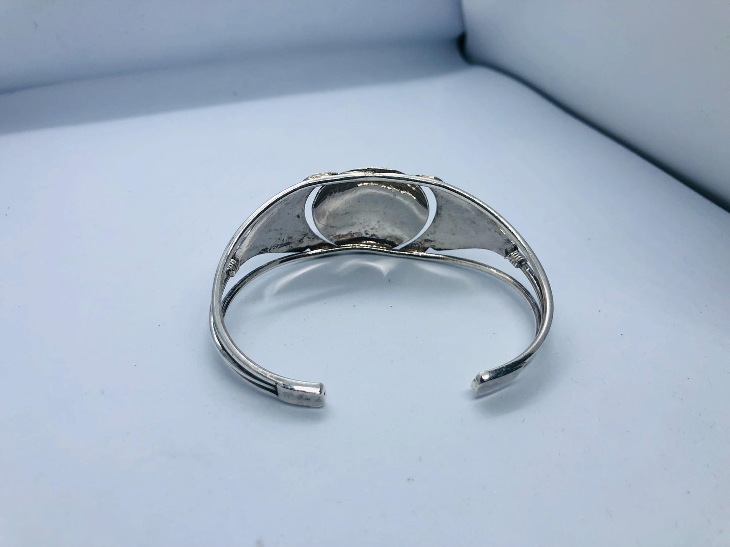 Handcrafted Engraved Silver Bracelet, Traditional Moroccan Design with Circular and Geometric Patterns, Perfect for an Elegant Touch