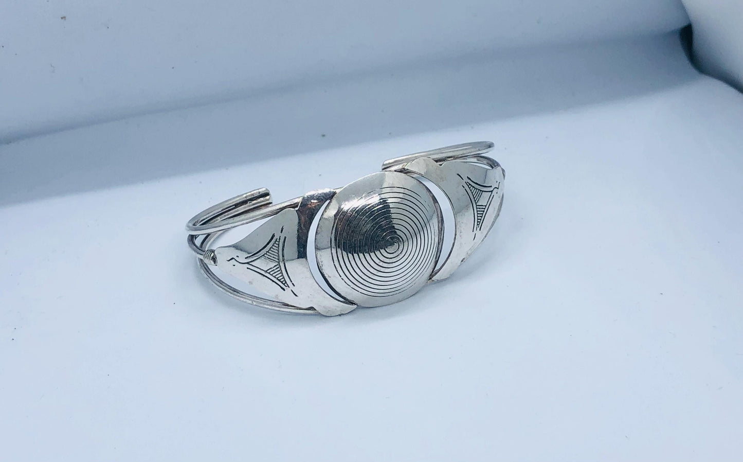 Handcrafted Engraved Silver Bracelet, Traditional Moroccan Design with Circular and Geometric Patterns, Perfect for an Elegant Touch