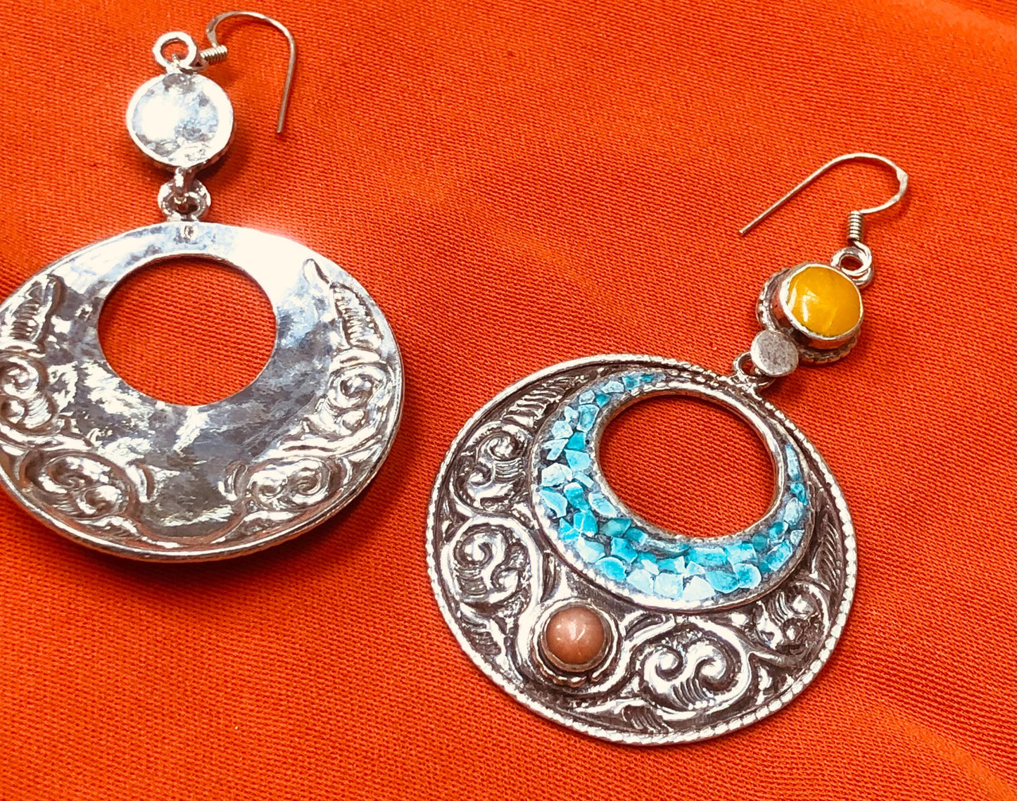 Handmade Berber Silver Earrings with Natural Stones, Featuring a Design Inspired by Authentic Traditional Craftsmanship.