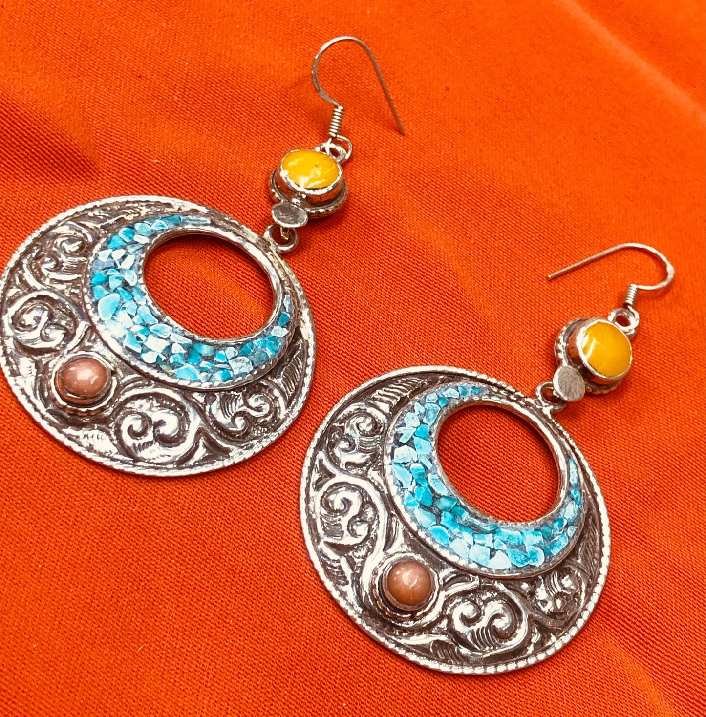 Handmade Berber Silver Earrings with Natural Stones, Featuring a Design Inspired by Authentic Traditional Craftsmanship.