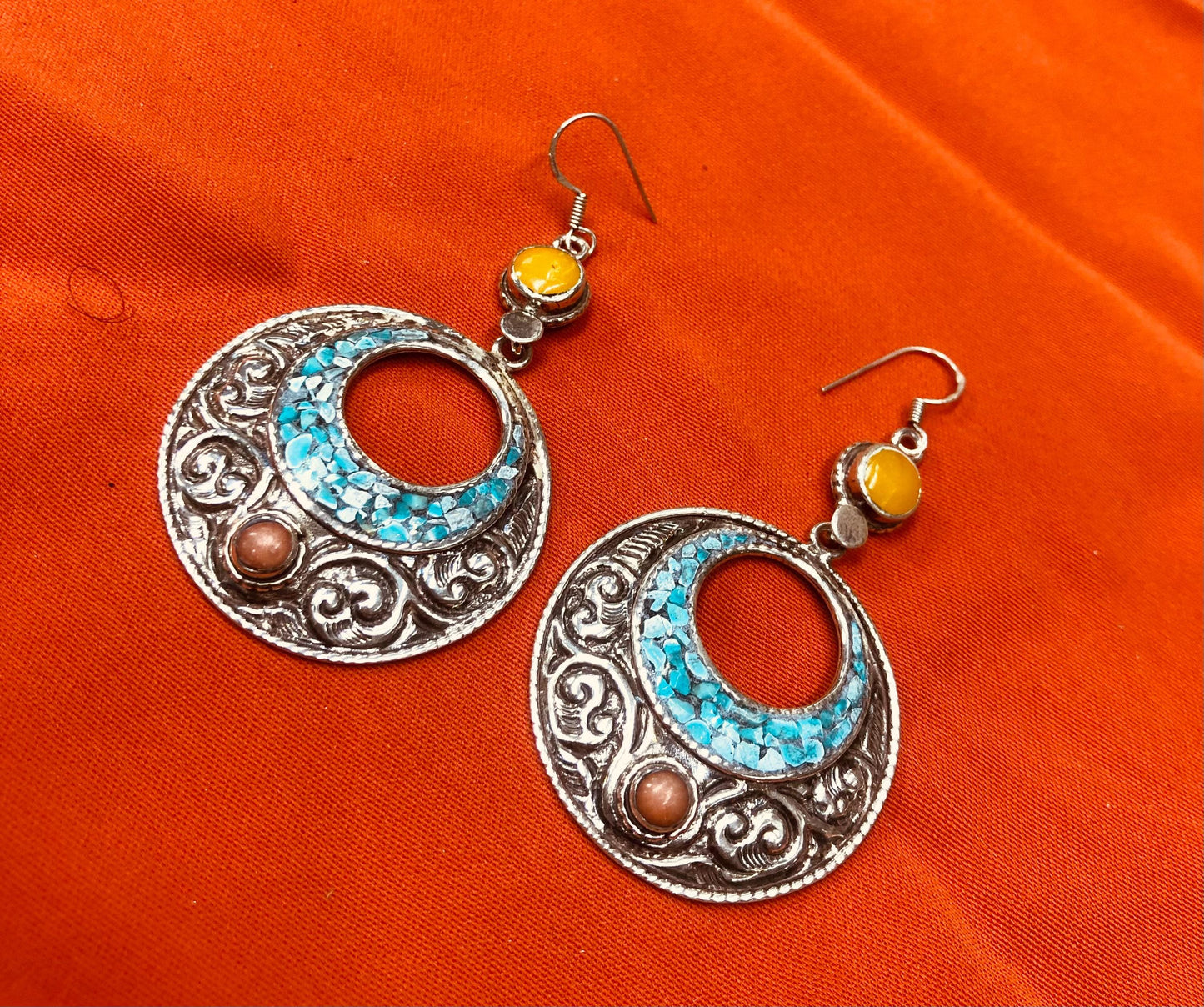 Handmade Berber Silver Earrings with Natural Stones, Featuring a Design Inspired by Authentic Traditional Craftsmanship.