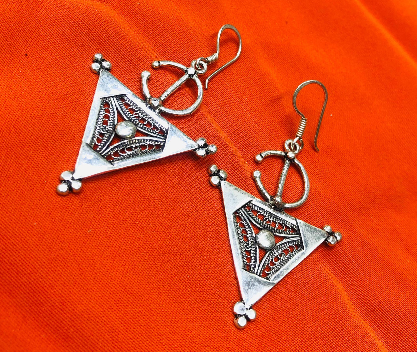 Handmade Berber Silver Earrings – Traditional Amazigh Jewelry – Unique Ethnic Gift for Women