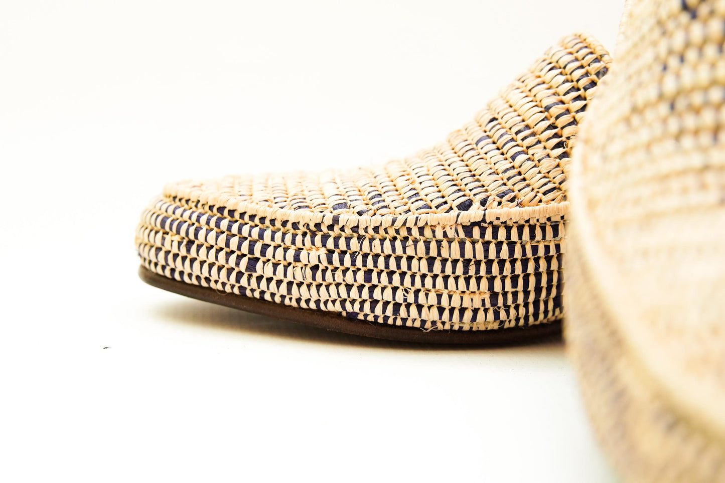 Handwoven Raffia Loafers – Moroccan Unisex Shoes – Natural Slip-On Flats – Boho Artisan Footwear
