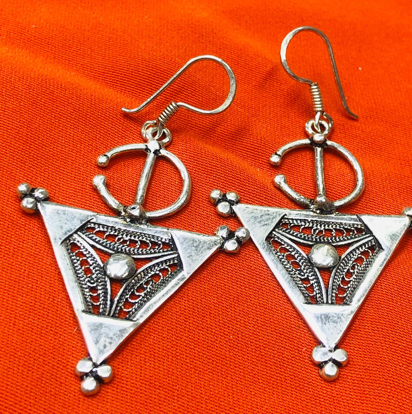Handmade Berber Silver Earrings – Traditional Amazigh Jewelry – Unique Ethnic Gift for Women
