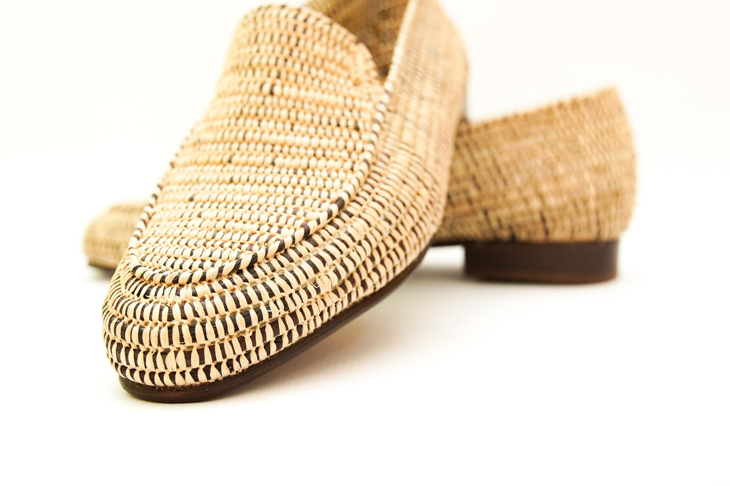 Handwoven Raffia Loafers – Moroccan Unisex Shoes – Natural Slip-On Flats – Boho Artisan Footwear
