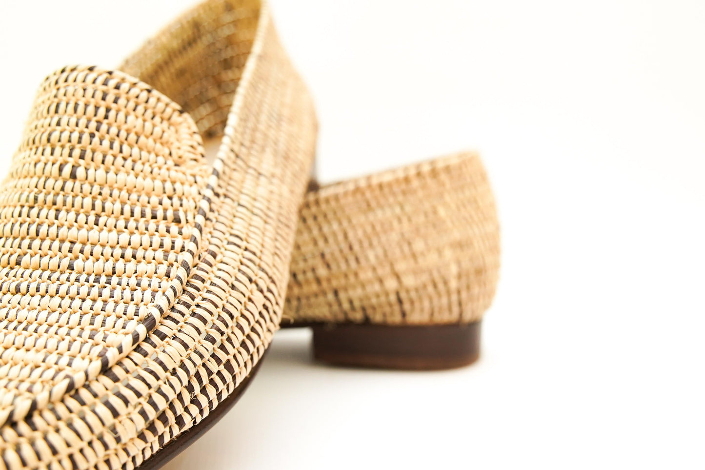 Handwoven Raffia Loafers – Moroccan Unisex Shoes – Natural Slip-On Flats – Boho Artisan Footwear