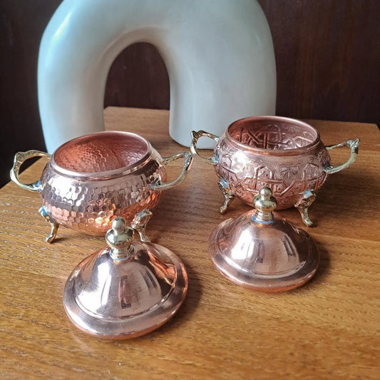 Set of 2 Moroccan Copper Sugar Bowls with Lids – Handcrafted Hammered & Engraved Brass Footed Bowls – Vintage Style Spice or Jewelry Dish