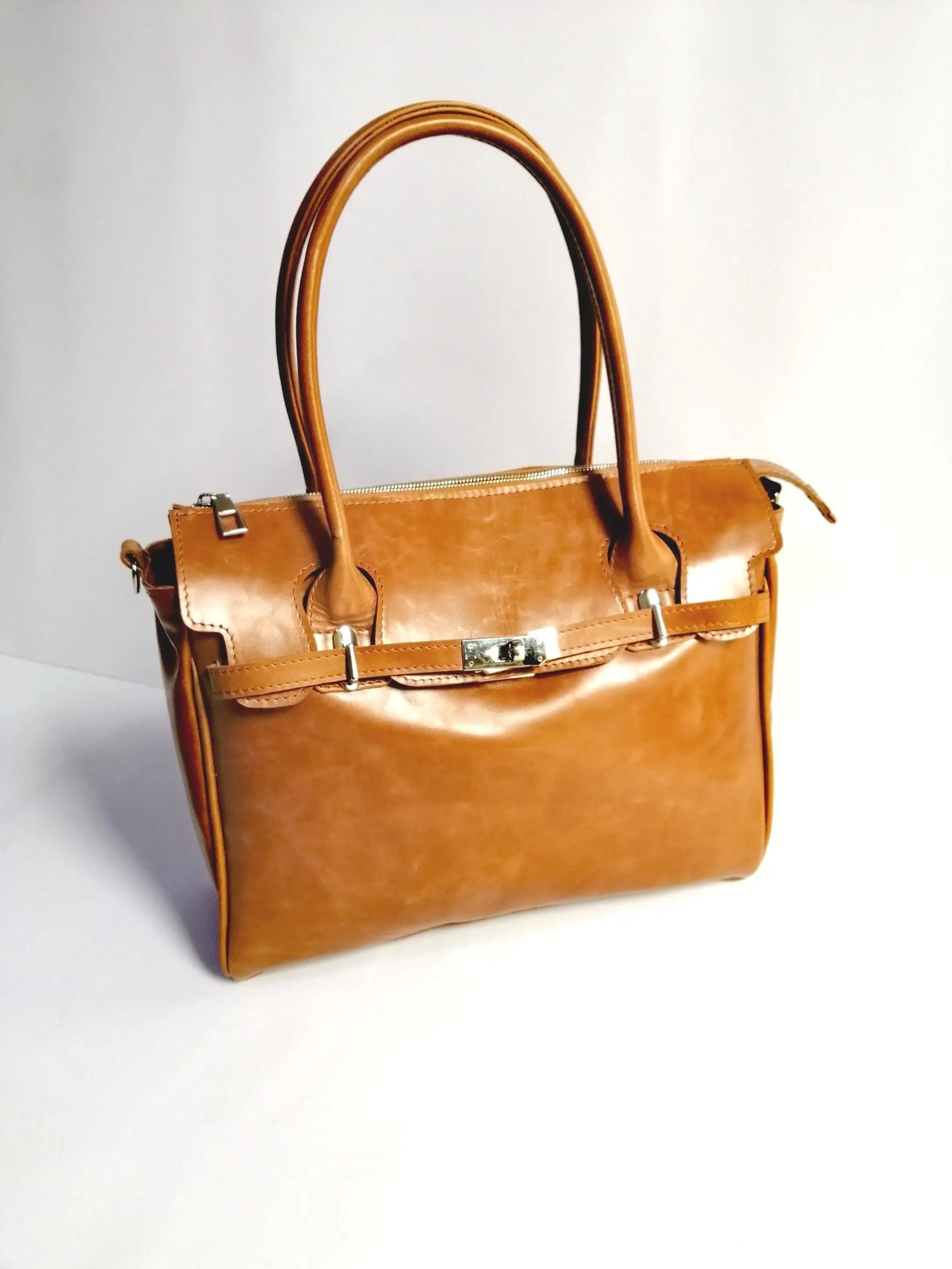 Luxury Genuine Leather Handbag – Elegant Shoulder Bag and Crossbody Bag – Perfect Gift for Women – Camel Color – Soft Vegan Leather