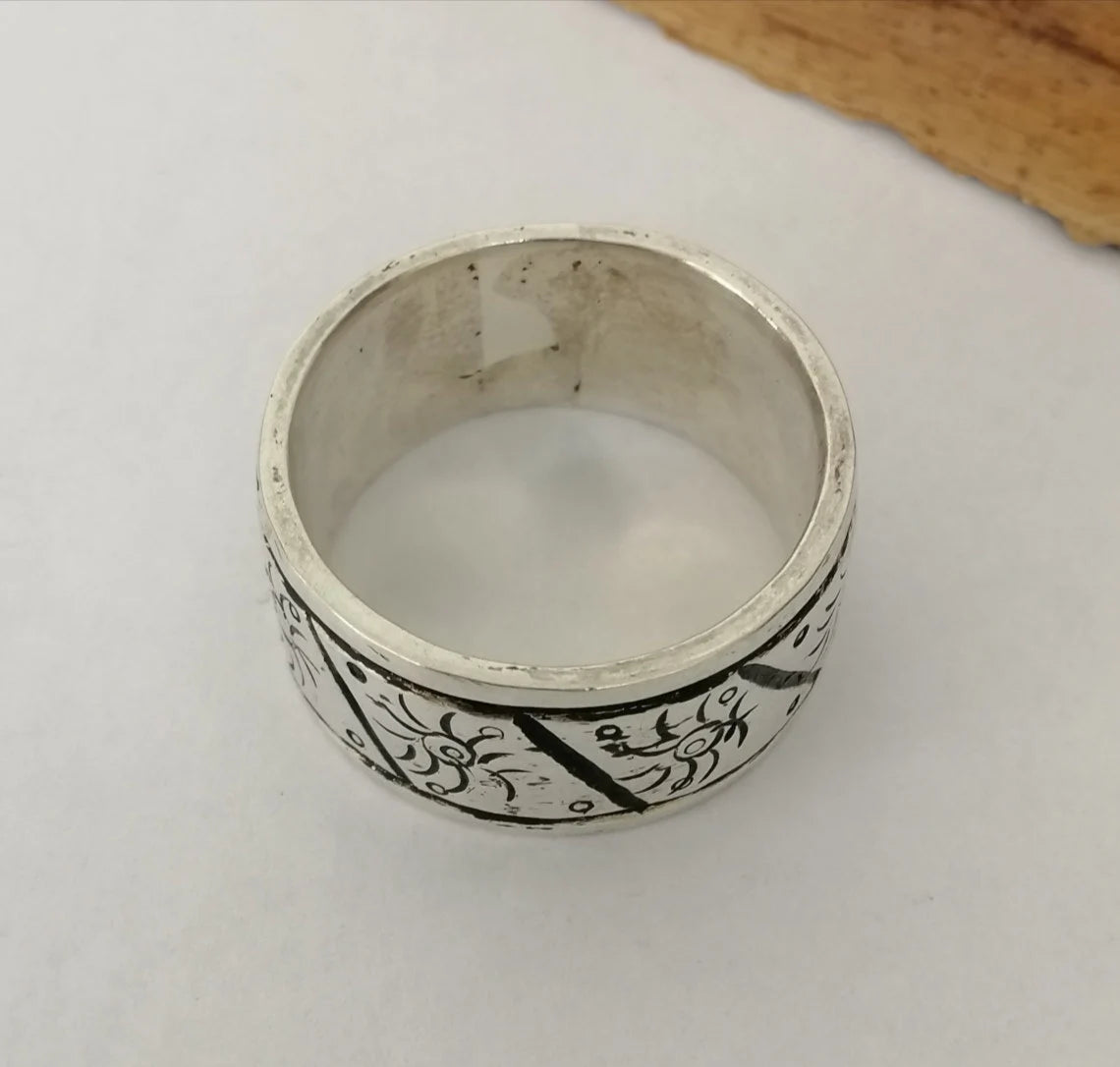 Heavy Silver Ring with Diagonal Engravings