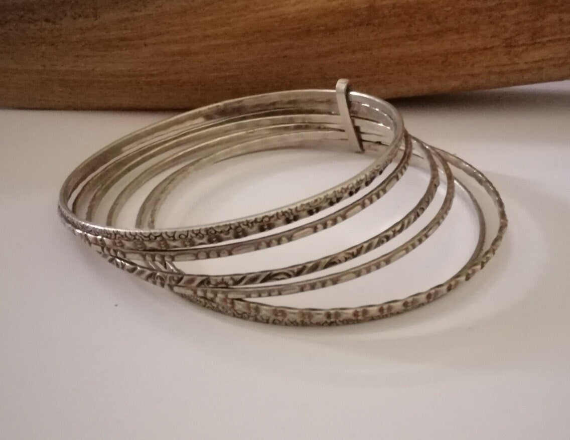 Silver Linking Bangles Set