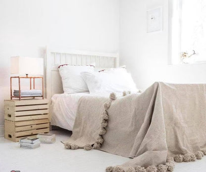 Discover Moroccan Cotton Blankets: the Essence of Comfort and Style. Wrap Yourself in Luxury with Our Exquisite Collection