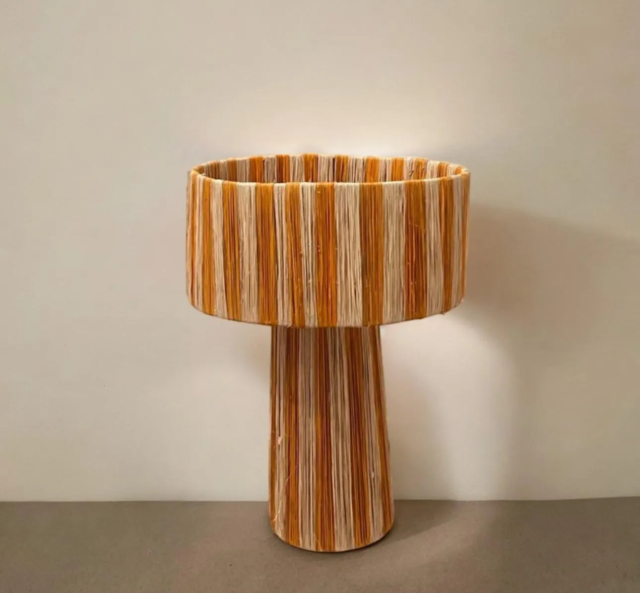 Woven Raffia Table Lamp, Natural Lamp, Handwoven Table Lamp, Raffia Lighting, Nature-Inspired Decor
